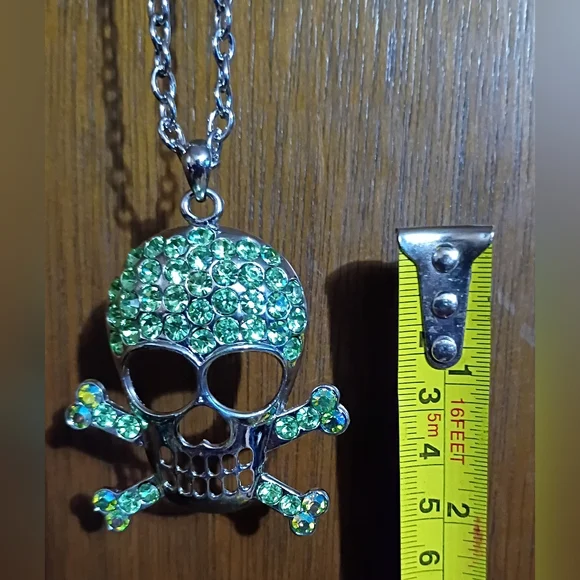Green Crystal Skull & Crossbones Pendant Necklace - Picture 4 of 4